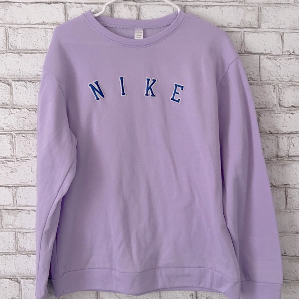 VINTAGE NIKE SWEATSHIRT